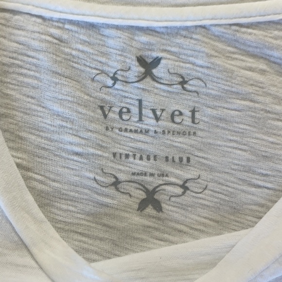 đź’•White Cotton Top with Ruffles Around Sleevesđź’• - Picture 6 of 10